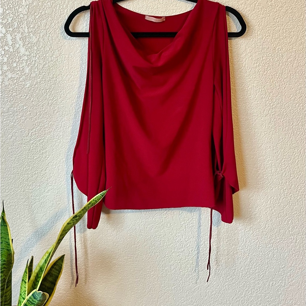 Forever 21 Top Shoulder Cut-out Butterfly Sleeves